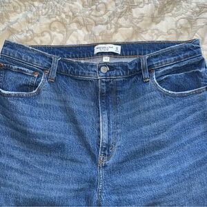 A&F Size 16/33 90’s Straight Ultra High Rise Curve Love Blue Jeans